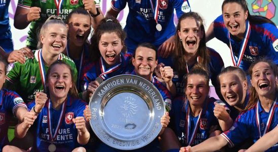 Kein Millionenbudget aber Familiengefuehl sichert den Erfolg FC Twente Women