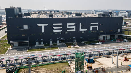 Kongressabgeordneter alarmiert von Tesla Deal mit China — World