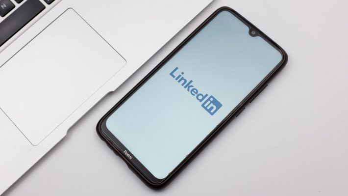 LinkedIn bietet Moeglichkeiten zur Ueberpruefung Ihrer Identitaet und Beschaeftigung ohne