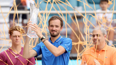 Medwedew erzielt historischen Sieg bei den Miami Open — Sport