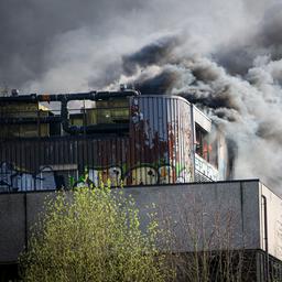 Minderjaehriger wegen Beteiligung an Grossbrand in Zoetermeer festgenommen Innere