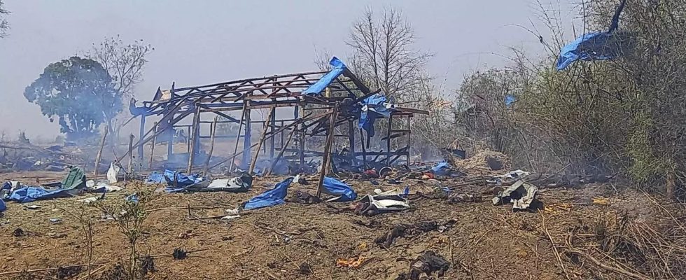 Myanmar 100 Tote bei Luftangriff auf Dorf in Myanmar befuerchtet