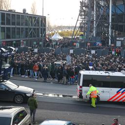 OM untersucht antisemitische Parolen ausserhalb von De Kuip nach CIDI