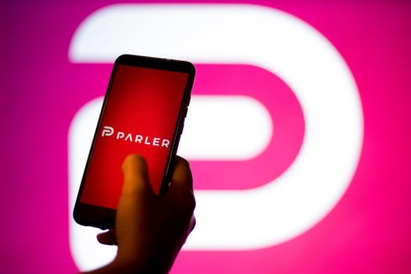 Parler wird vom digitalen Medienunternehmen Starboard uebernommen und voruebergehend geschlossen