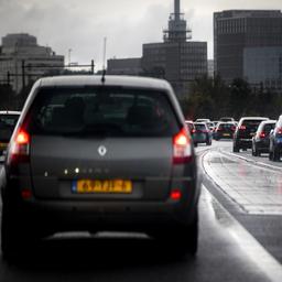 Regen und Ostern sorgen fuer die bisher verkehrsreichste abendliche Hauptverkehrszeit