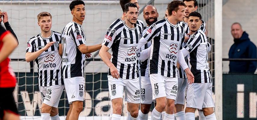 Schoener Fallrueckzieher Hornkamp mit grossem Sieg Willem II Herakles holt