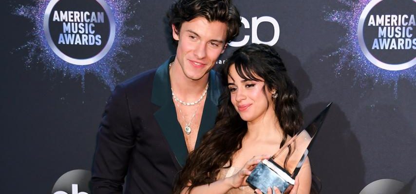 Shawn Mendes und Camila Cabello kuessen sich beim Coachella sind