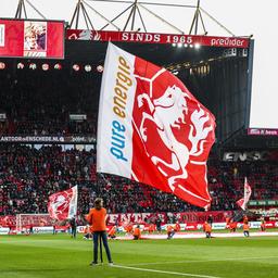 Spieler des FC Twente im Spielerbus unwohl bei Bewusstsein und