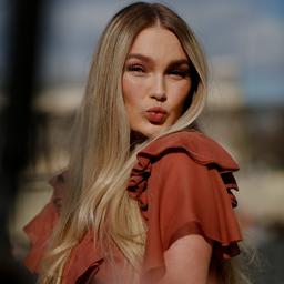 Topmodel Romee Strijd auf dem Weg der Besserung nachdem die