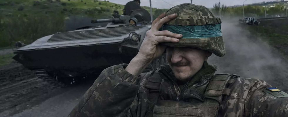 Ukraine Nato Verbuendete der Ukraine schickten 1550 Kampffahrzeuge „riesige Munition