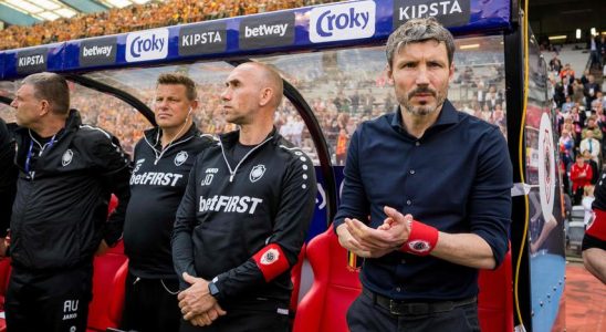 Van Bommel fuehrt Antwerpen zum Pokalsieg und holt den ersten