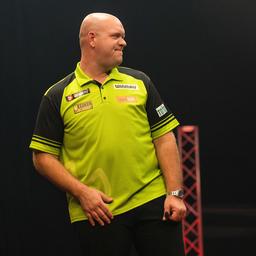 Van Gerwen ueberlebt zwei Matchdarts im Eroeffnungsspiel der International Darts