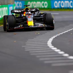 Verstappen schlaegt Mercedes Fahrer im Kampf um die Pole Position in Australien