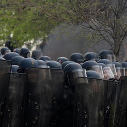 Viele Helfer bei franzoesischen Protesten verletzt Ermittlungen wegen Polizeibrutalitaet