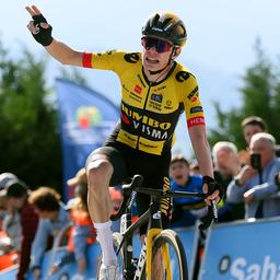 Vingegaard uebernimmt die Macht im chaotischen Finish bei der Tour