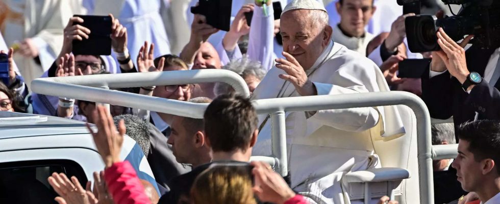 Zehntausende versammeln sich zur Papstmesse in Ungarn