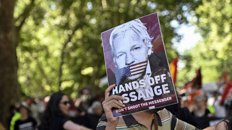 Zeitung enthuellt wie die CIA Assange ausspioniert hat — World