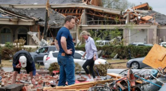 Zentral Mindestens 3 Tote mehrere Verletzte nachdem Tornados durch die