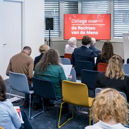 Zweiter Elterngeldfall gegen Finanzamt wegen unvollstaendiger Akte erschwert Innere