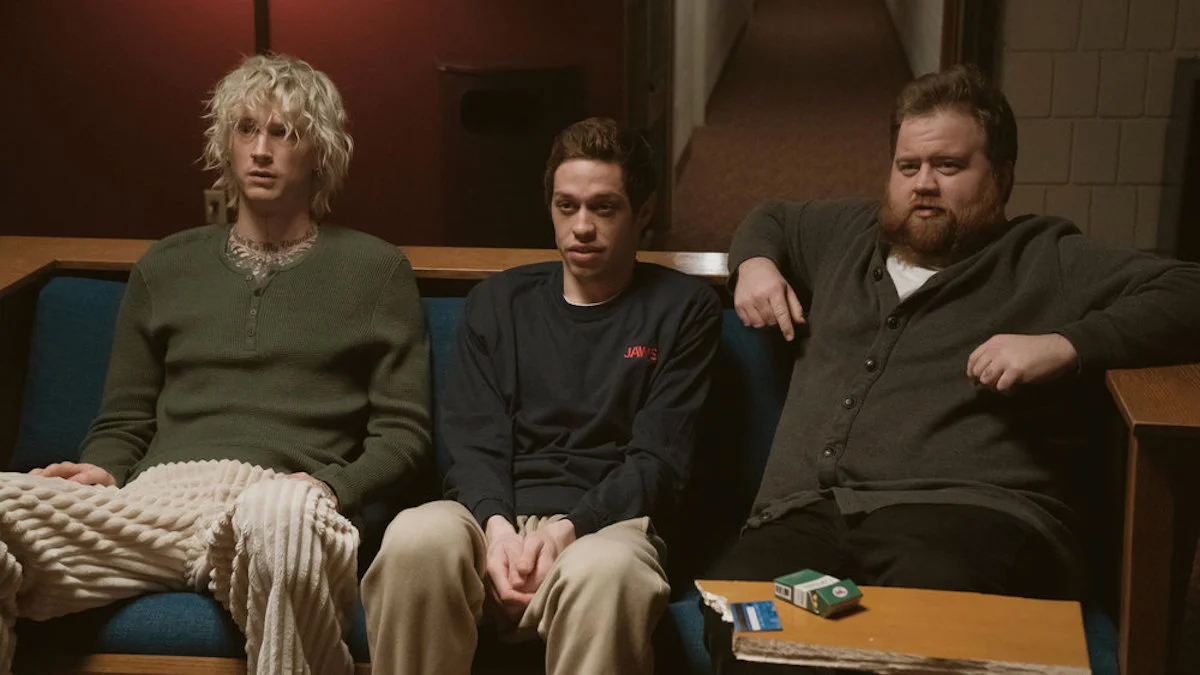 „Bupkis on Peacock“ stellt das Leben des Comedy-Darstellers Pete Davidson als eigenständige Sitcom neu dar, was das Leben einer Berühmtheit noch komplizierter macht.