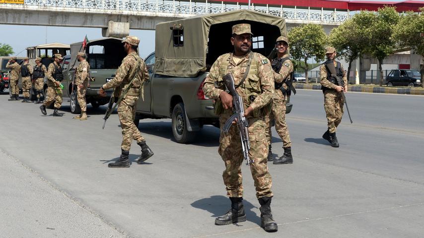 1683983021 136 Toedliche Proteste in Pakistan scheinen erst der Anfang eines turbulenten