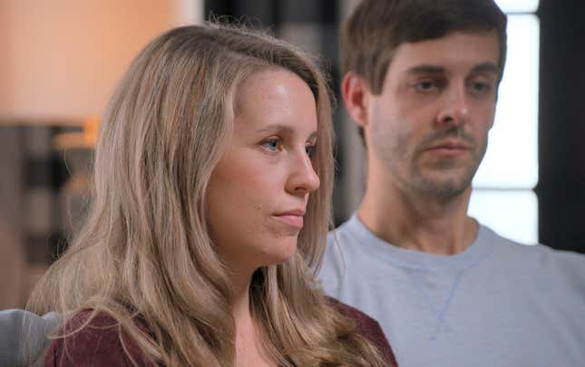 Jill Duggard Dillard und Derick Dillard treten in Shiny Happy People: Duggar Family Secrets von Prime Video auf.