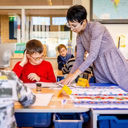 200 Grundschulen locken Lehrer mit Praemien oder freien Tagen zu