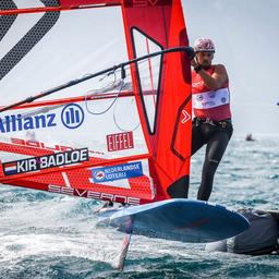 Badloe muss sich nach Disqualifikation im Windfoil Finale der Europameisterschaft mit