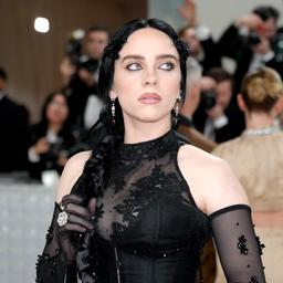 Billie Eilish nennt Kritik an ihrem Kleidungsstil heuchlerisch Verleumden