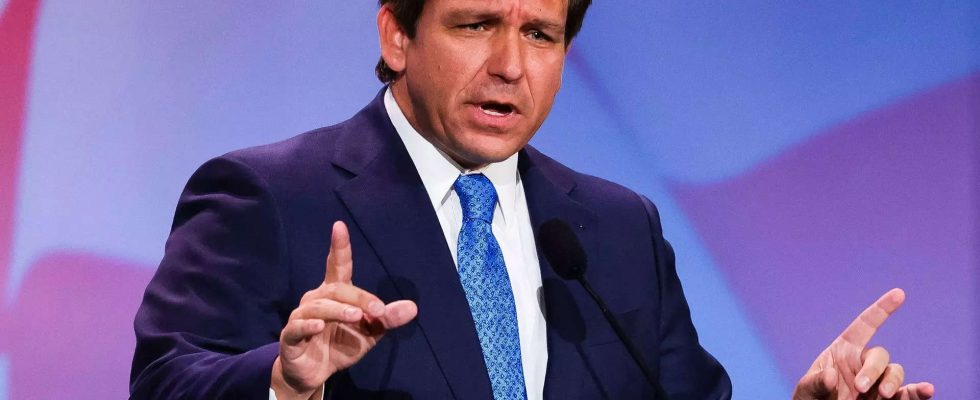 Der Republikaner Ron DeSantis kuendigt auf Twitter eine Bewerbung fuer