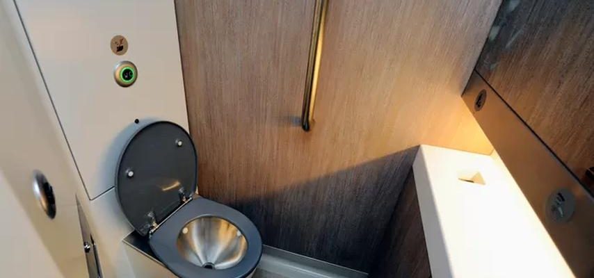 Der inkontinente Paul vermisst Toiletten in neuen Zuegen Aus