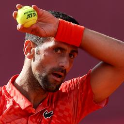 Djokovic ueberwindet Fehlstart und erreicht beim Rueckspiel in Rom die