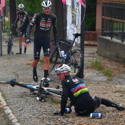 Evenepoel hat nach Stuerzen starke Schmerzen wird aber am Donnerstag