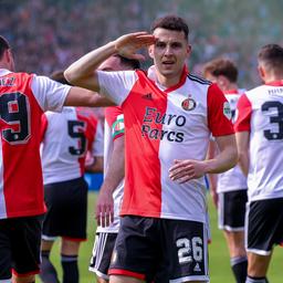 Feyenoord Spieler Idrissi erkaempft sich nach 35 Jahren erneut einen Platz