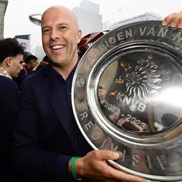 Feyenoord Trainer Slot moechte sich nicht zu Geruechten ueber Gespraeche mit