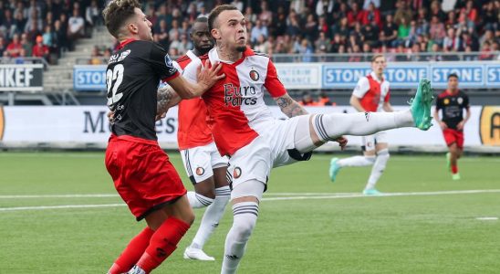 Feyenoord Trainer Slot ruft zum Handeln auf weil Excelsior keinen Kunstrasen