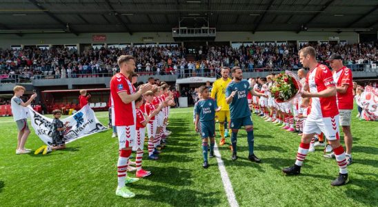 Feyenoord hilft Excelsior und verurteilt den FC Emmen zu den