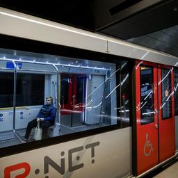 GVB meldet U Bahn Surfen gegen Mann der sich in fahrender U Bahn