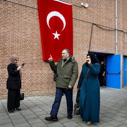 Haben Sie als tuerkisch niederlaendischer Staatsbuerger fuer die tuerkischen Wahlen gestimmt