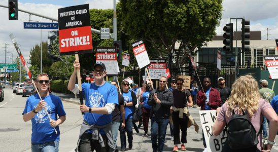 Hollywood Fuehrungskraefte kaempfen um eine Antwort auf den Streik der Autoren