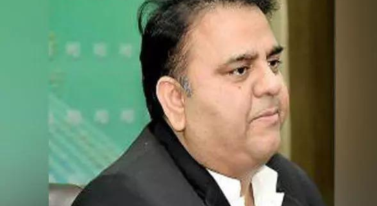 Imran Khans enger Vertrauter Fawad Chaudhry verlaesst die PTI Partei