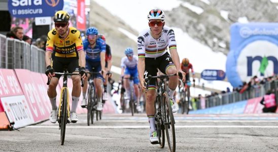 Italienischer Ausreisser gewinnt Giro Bergetappe Evenepoel und Roglic halten den Pulverschnee