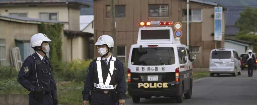 Japan Drei Tote ein Verletzter bei Messer und Schiesserei in