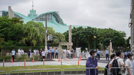 Japanische Demonstranten fordern angesichts wachsender Spannungen Raeumung der USA –