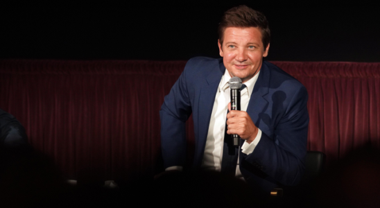 Jeremy Renner zeigt Erholung in Trainings und Laufvideos