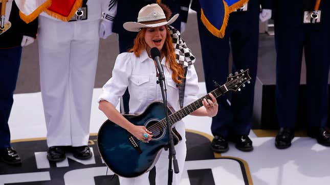 Jewel liefert akustischen Touch zu „The Star Spangled Banner