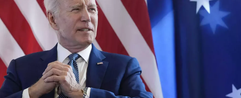 Joe Biden stellt neues US Militaerhilfepaket fuer die Ukraine in Hoehe.webp