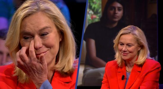 Kaag weint waehrend des Interviews nachdem ihre Toechter sagen dass