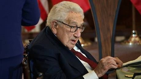 Kissinger macht Friedensvorhersage fuer die Ukraine — World