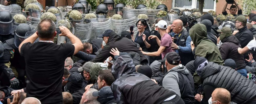 Kosovo 25 Nato Soldaten bei Zusammenstoessen im Kosovo mit serbischen Demonstranten